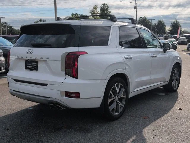 Used 2022 White Hyundai Limited image 5
