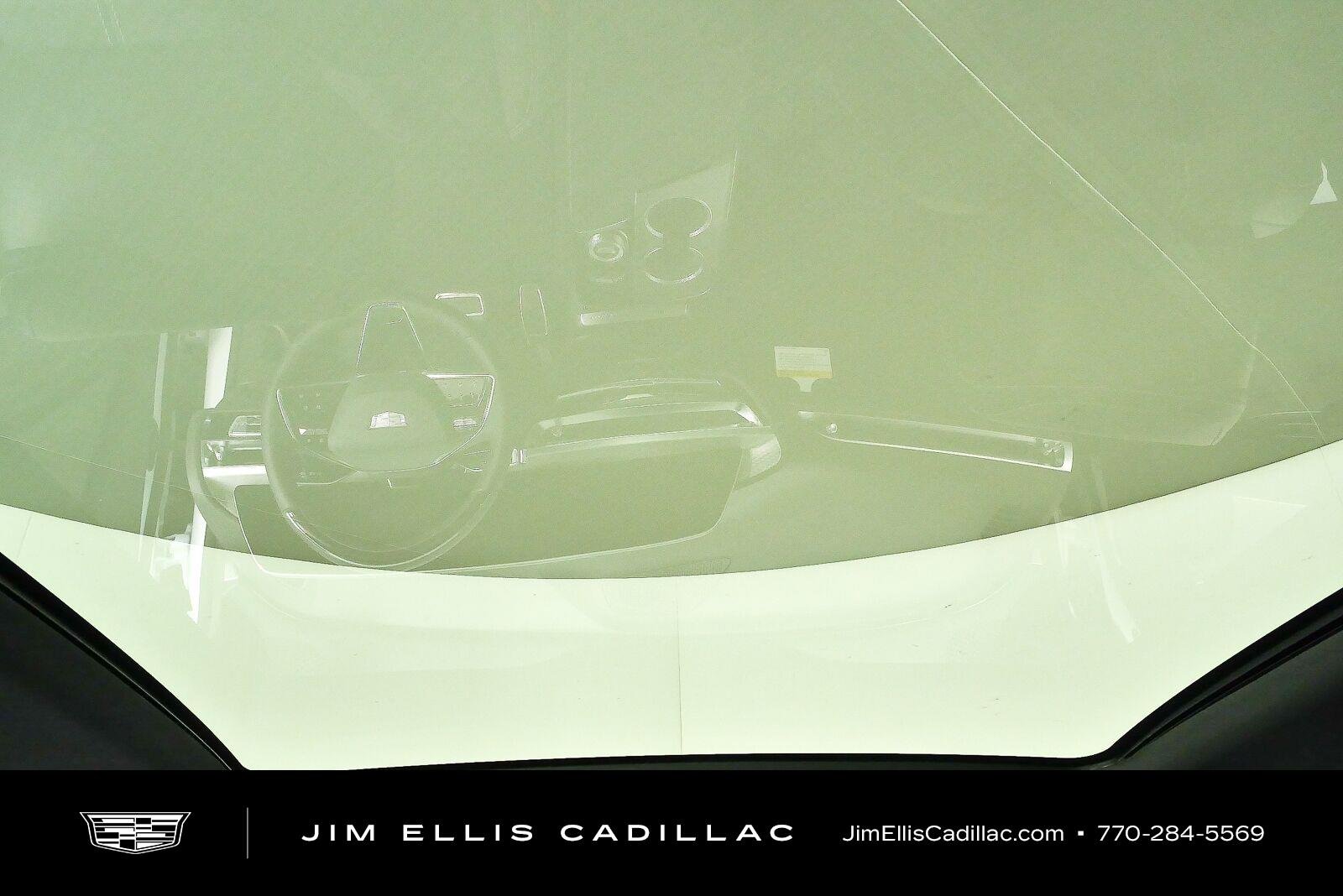 New 2027 Vibrant White Tricoat Cadillac Sport image 19