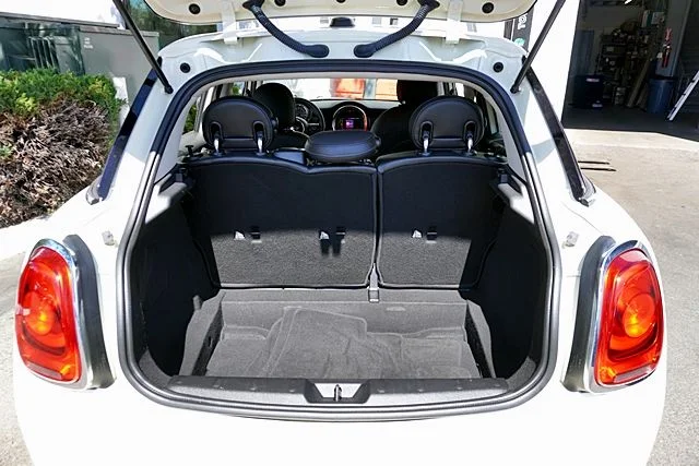 Used 2019 White MINI Classic image 12
