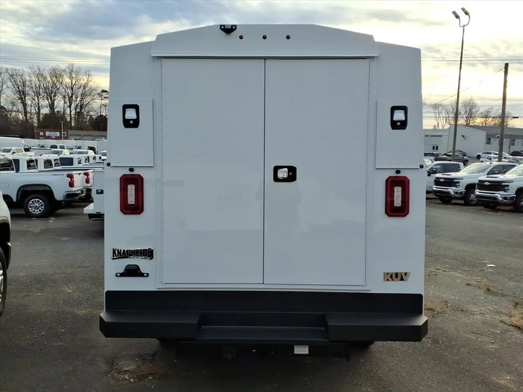 New 2025 Summit White Chevrolet 1WT image 5