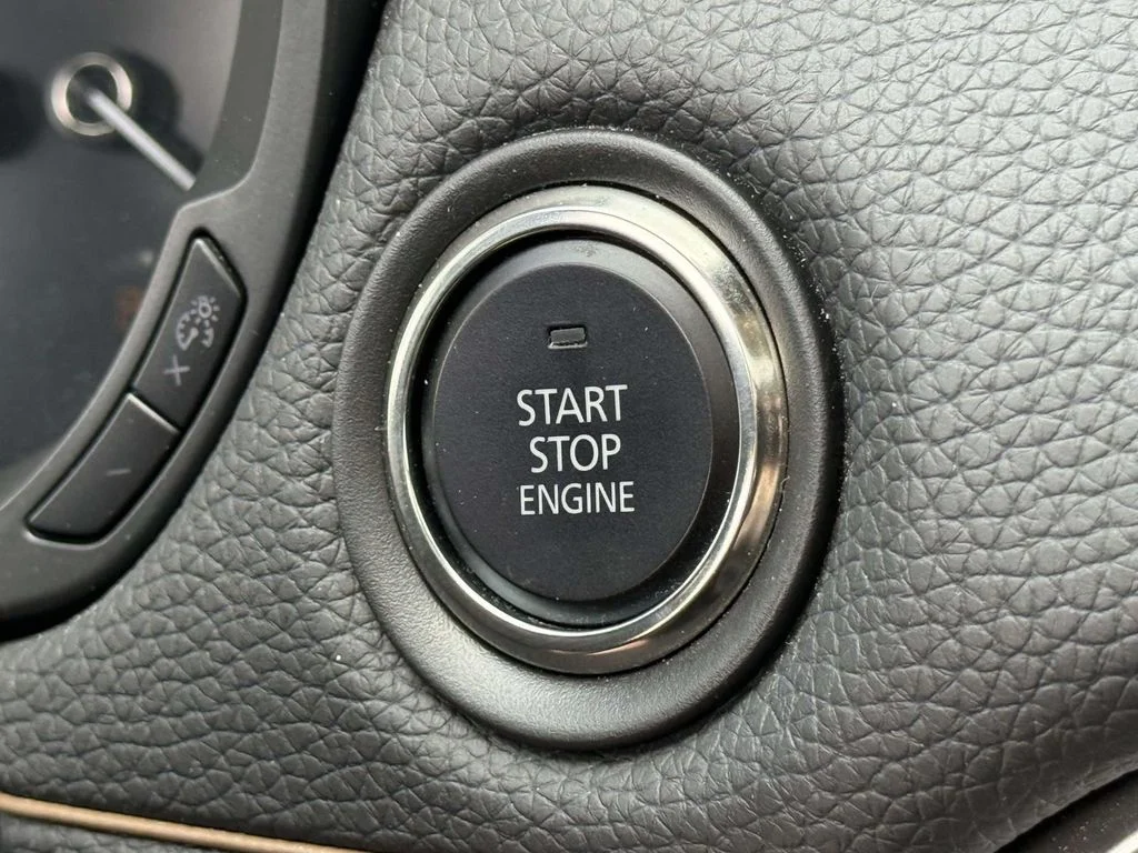 Used 2024 White Mazda 3.3 Turbo Preferred Plus image 27
