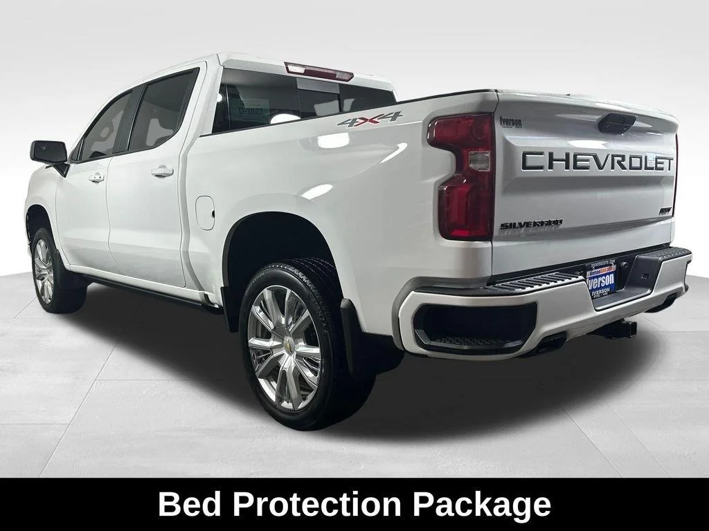 Used 2020 Summit White Chevrolet RST image 9