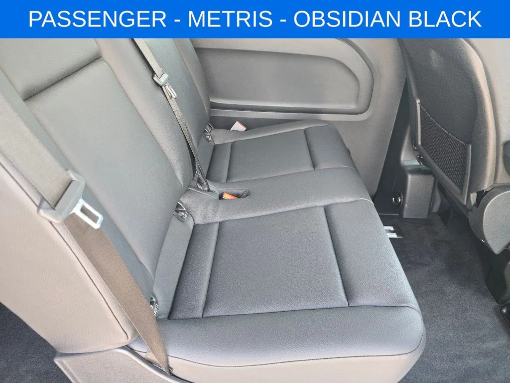 Used 2023  Mercedes-Benz Passenger image 14