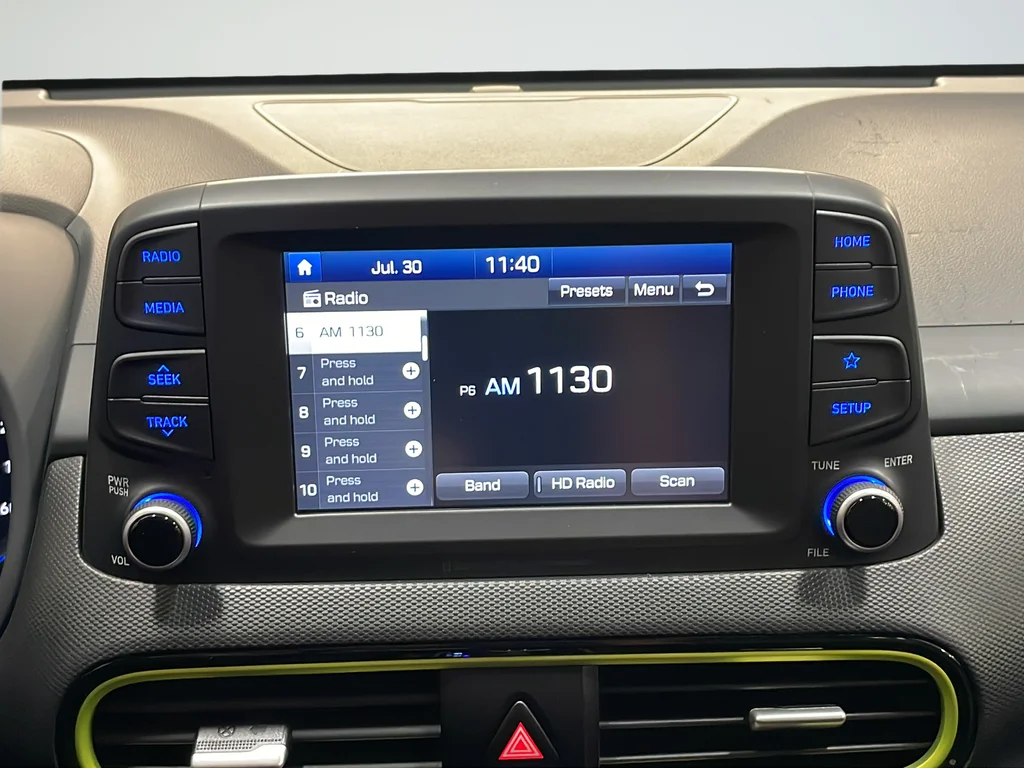 Used 2018 Green Hyundai Limited image 15
