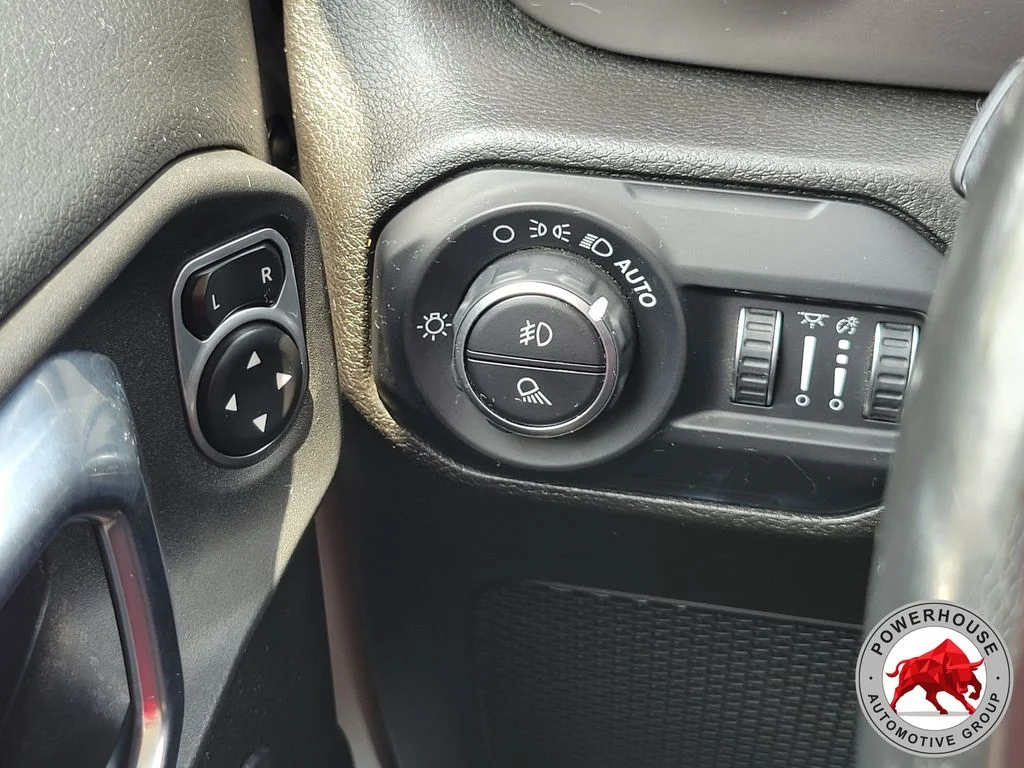 Used 2020 White Jeep Sport image 26