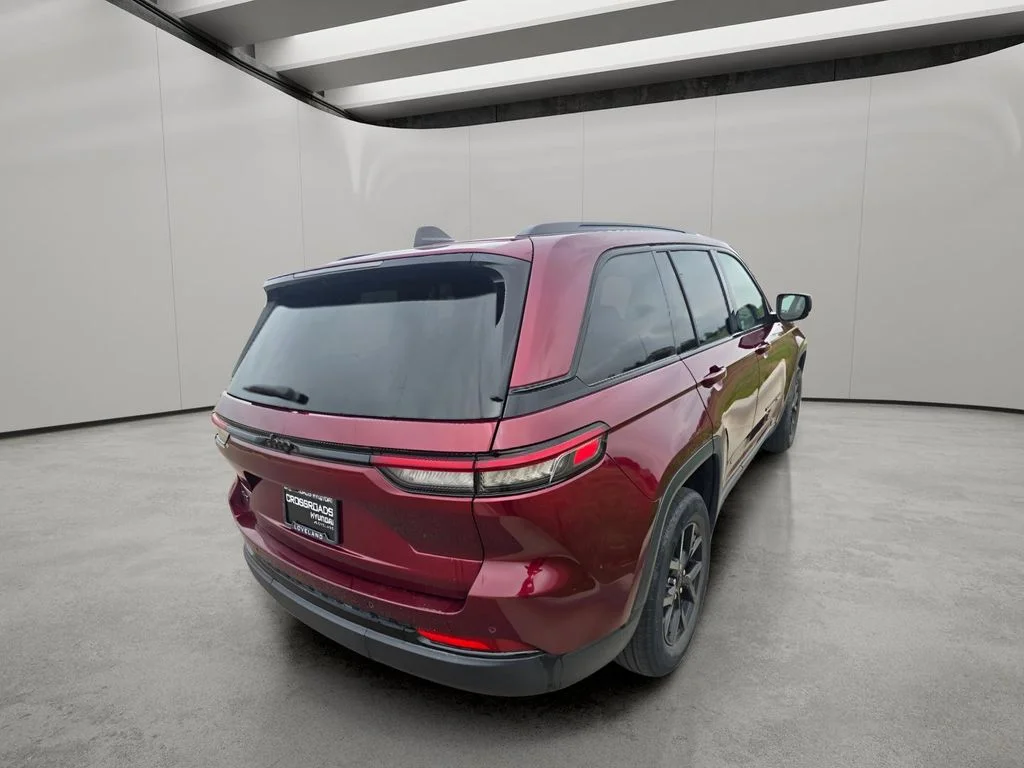 Used 2024 Velvet Red Pearlcoat Jeep Altitude image 5
