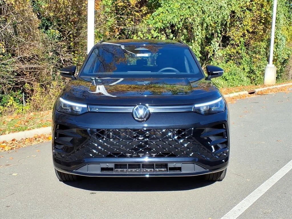 New 2026 Deep Black Pearl Volkswagen SE R-Line Black image 2