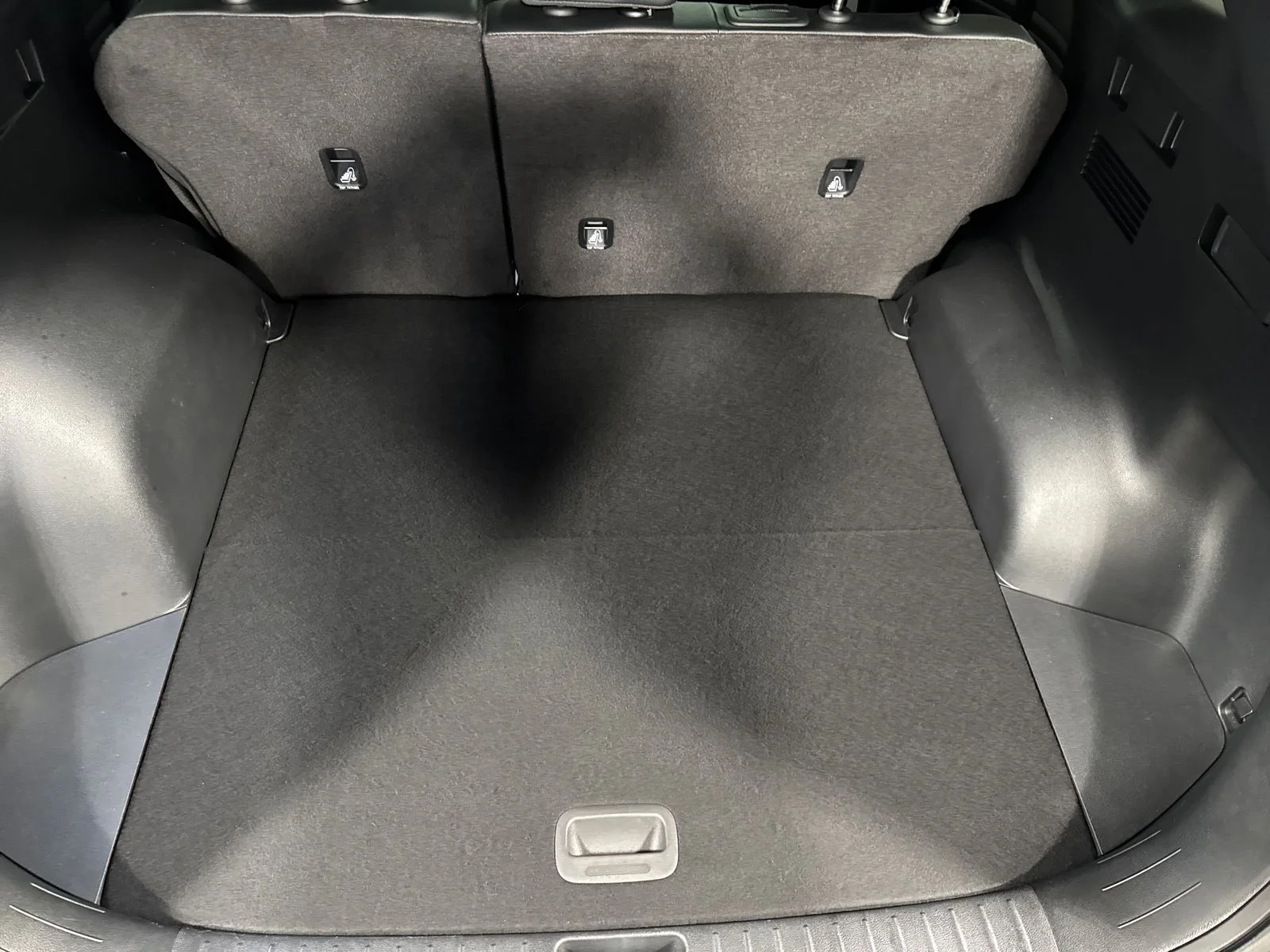Used 2025 Black Kia X-Line image 28