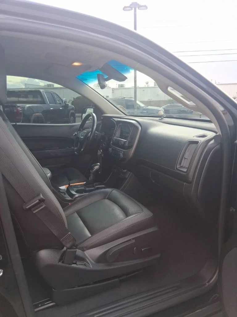 Used 2022 Black GMC AT4 w/Leather image 11
