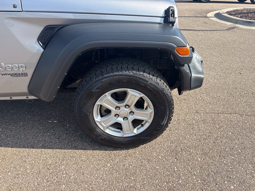 Used 2019 Silver Jeep Sport S image 29