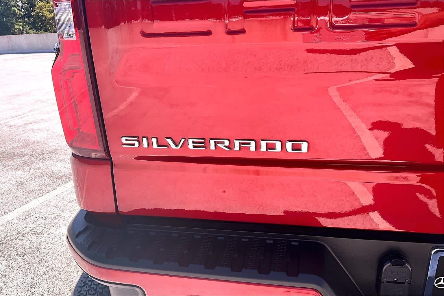Used 2025 Radiant Red Tintcoat Chevrolet RST image 31
