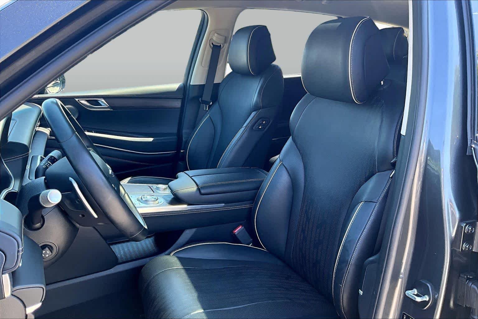Pre-Owned 2023 Genesis GV80 Advanced +