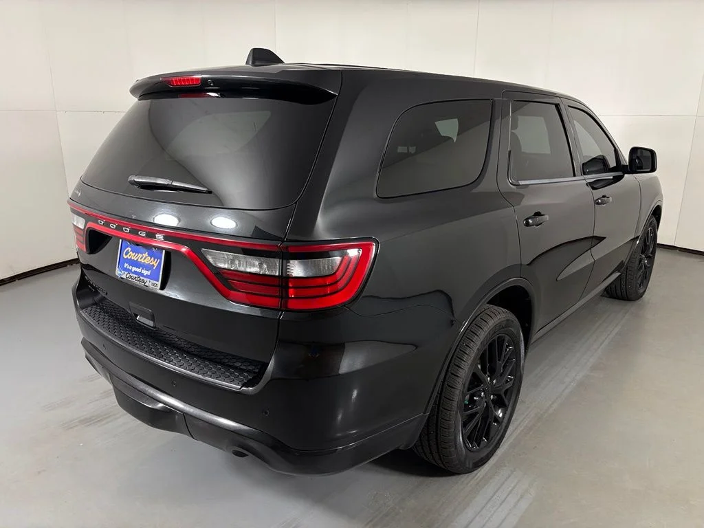 Used 2015 Black Dodge SXT image 8