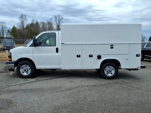 New 2025 Summit White GMC 1WT image 28