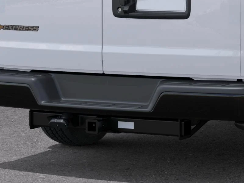 New 2025 Summit White Chevrolet WT image 14