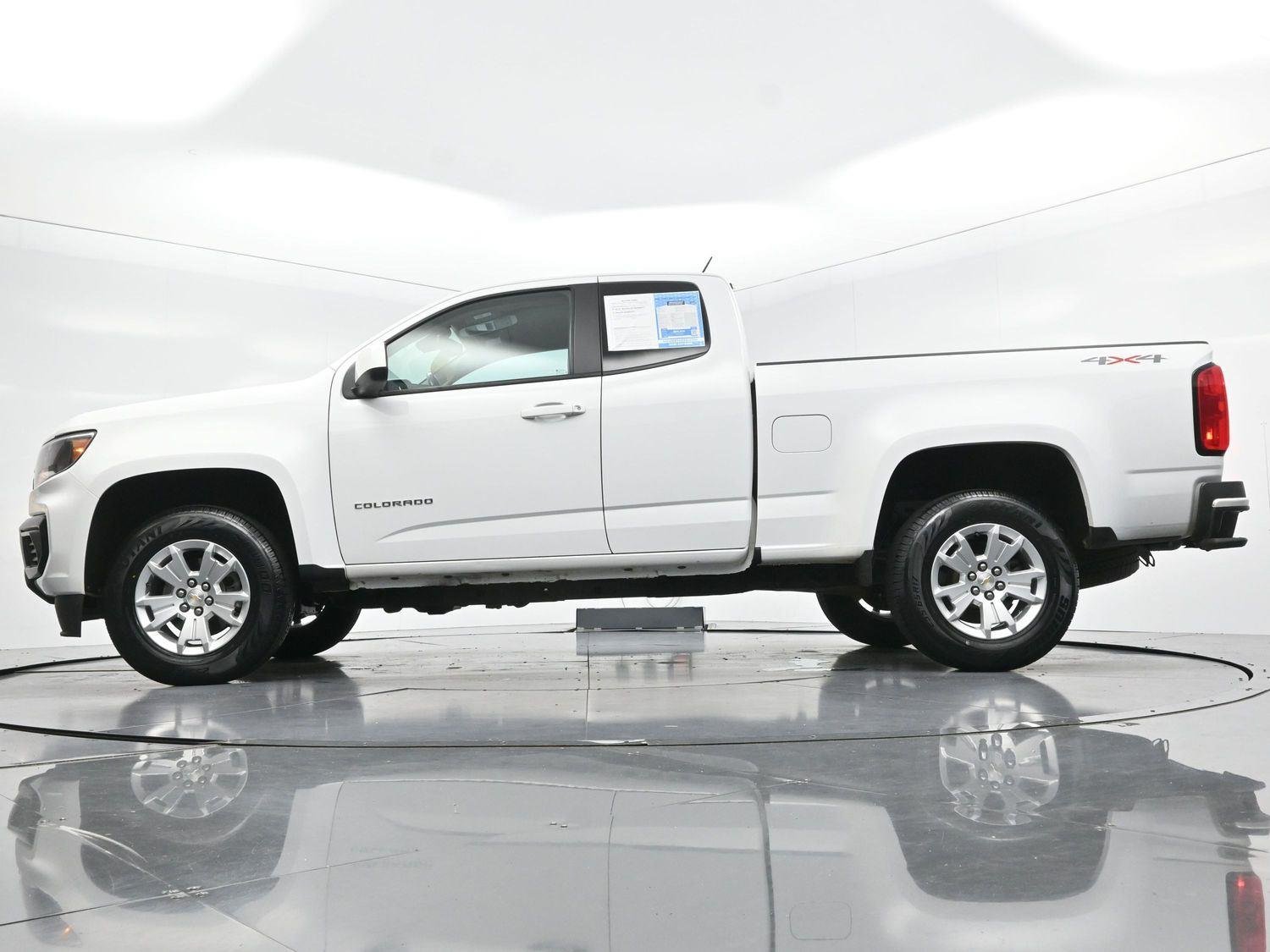 Used 2022 Summit White Chevrolet 4WD LT image 45