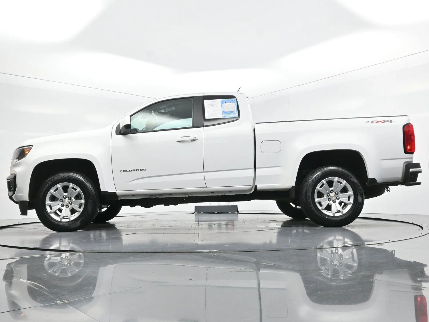 Used 2022 Summit White Chevrolet 4WD LT image 45