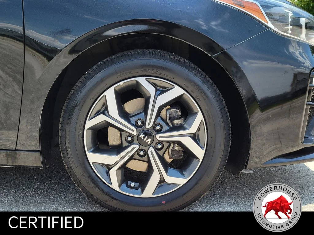 Used 2021 Black Kia LXS image 12