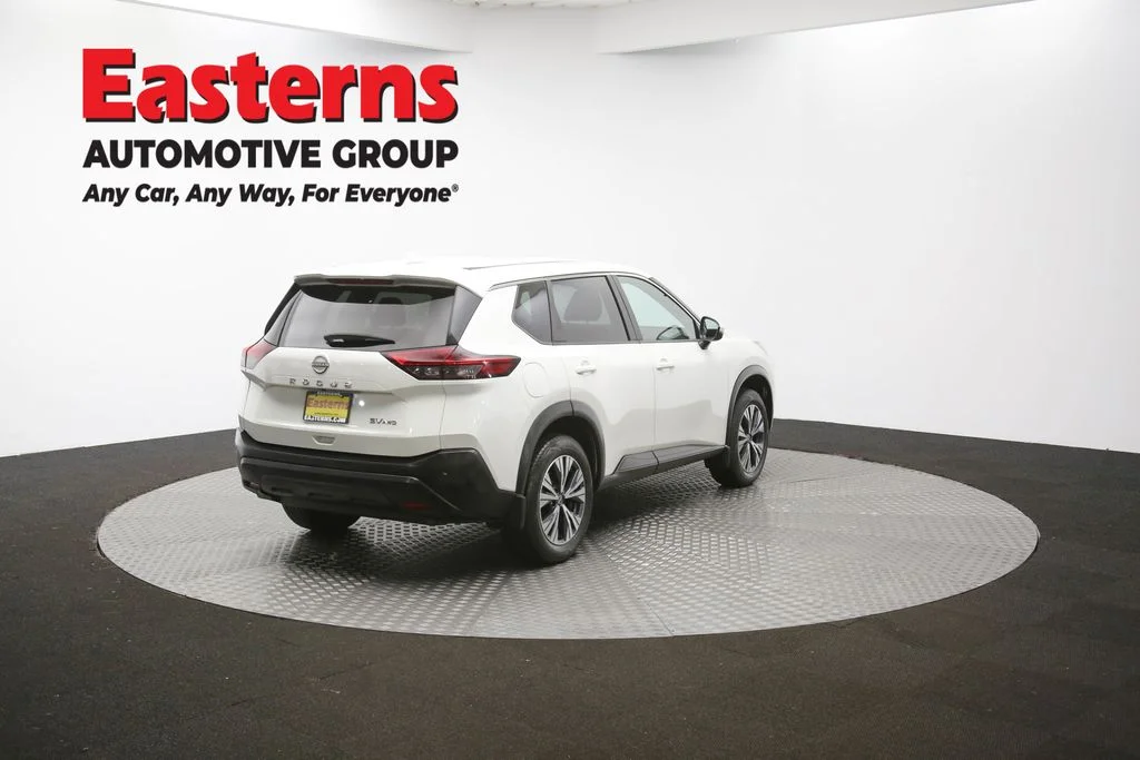 Used 2022 White Nissan SV image 38