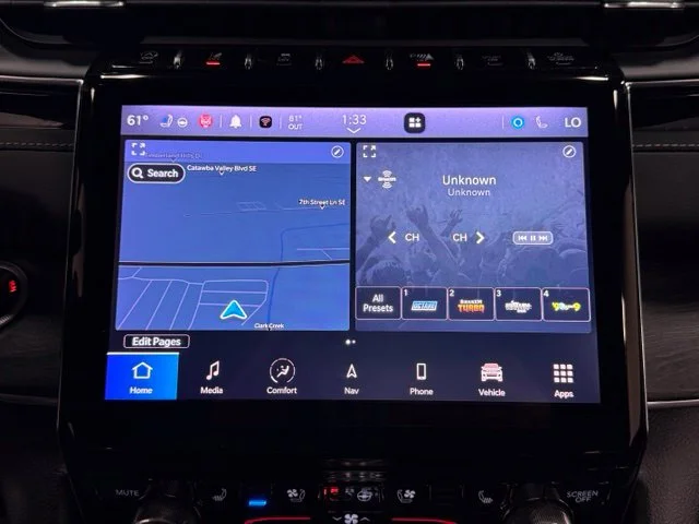 Used 2023 White Jeep Overland image 20