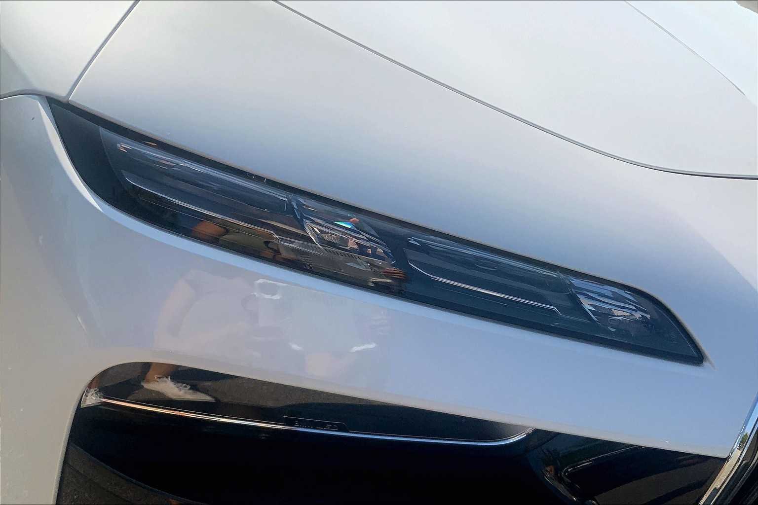 2026 BMW 7 Series 750e - Photo 13