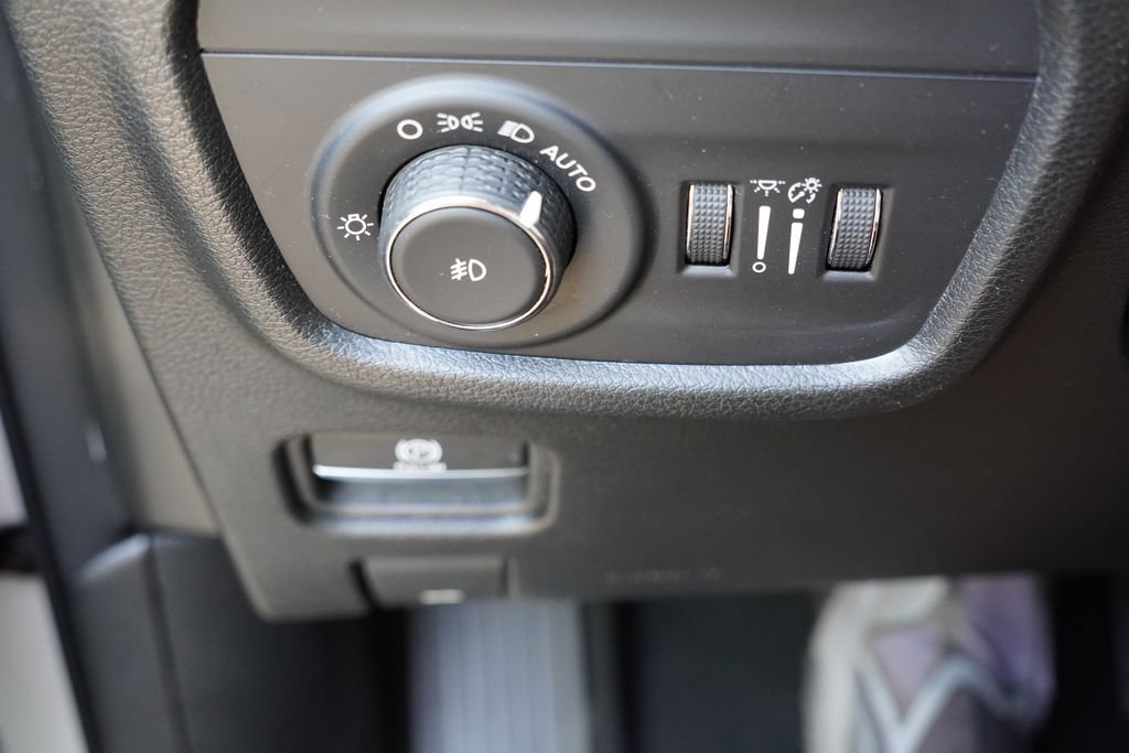 Used 2023 Bright White Clearcoat Jeep Limited image 29