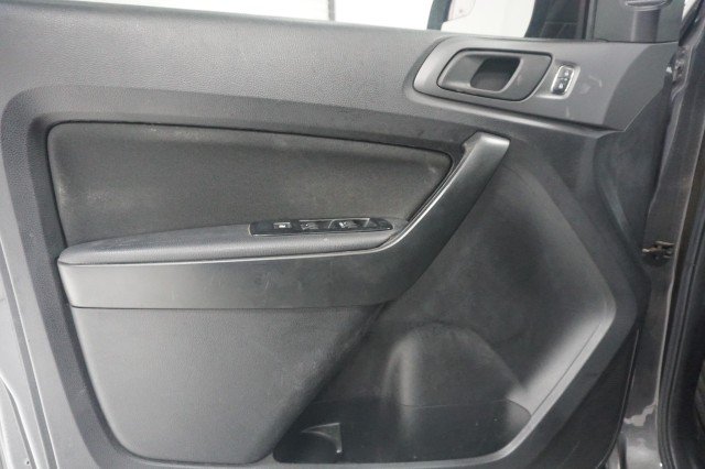Used 2019 Magnetic Metallic Ford LARIAT image 14