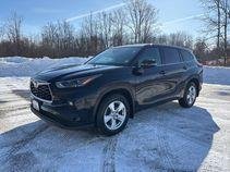 Used 2022 Midnight Black Metallic Toyota LE image 5