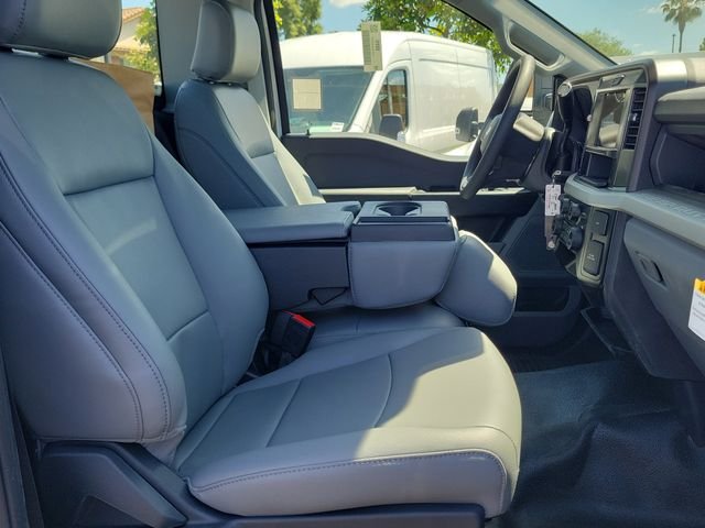 New 2026 Oxford White Ford F-550® XL image 15