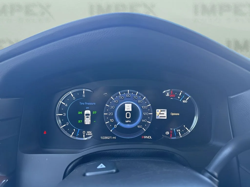 Used 2018  Cadillac Premium Luxury image 29