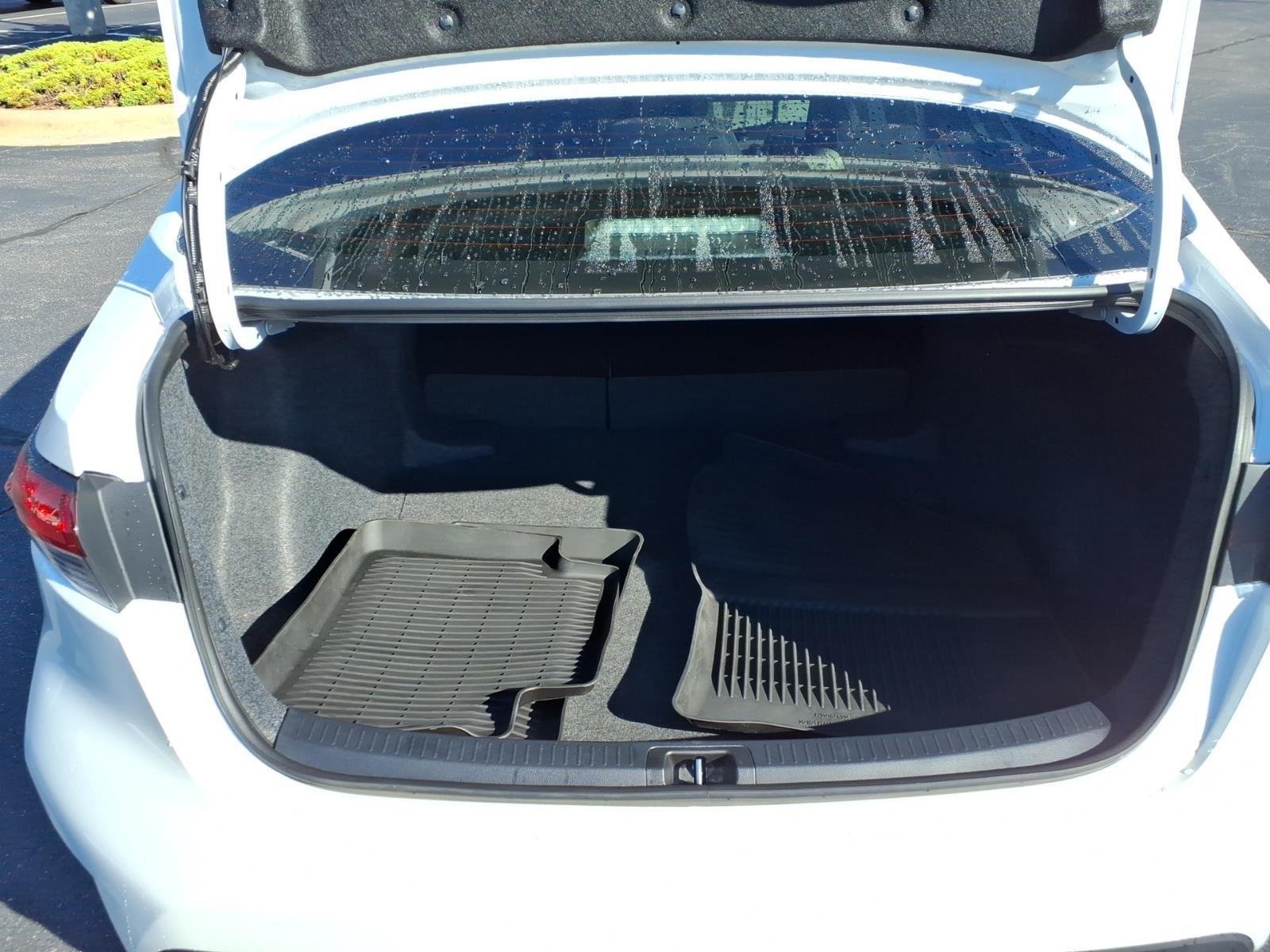 Used 2026 Wind Chill Pearl Toyota LE image 27