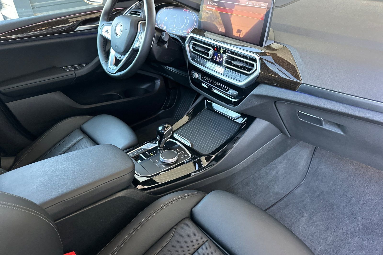Used 2024  BMW xDrive30i image 17