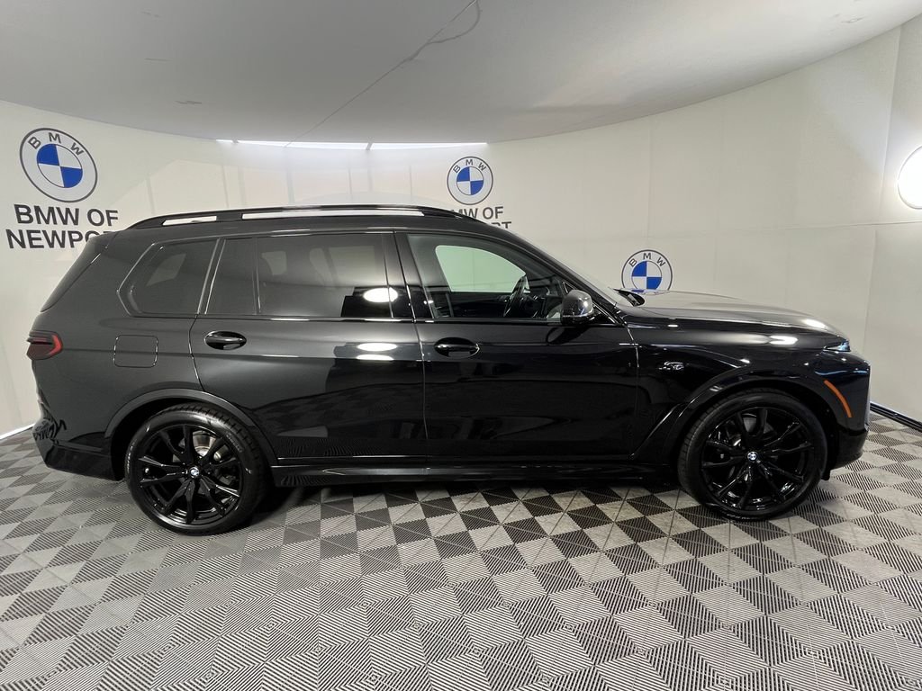 Used 2025 Black BMW xDrive40i image 10