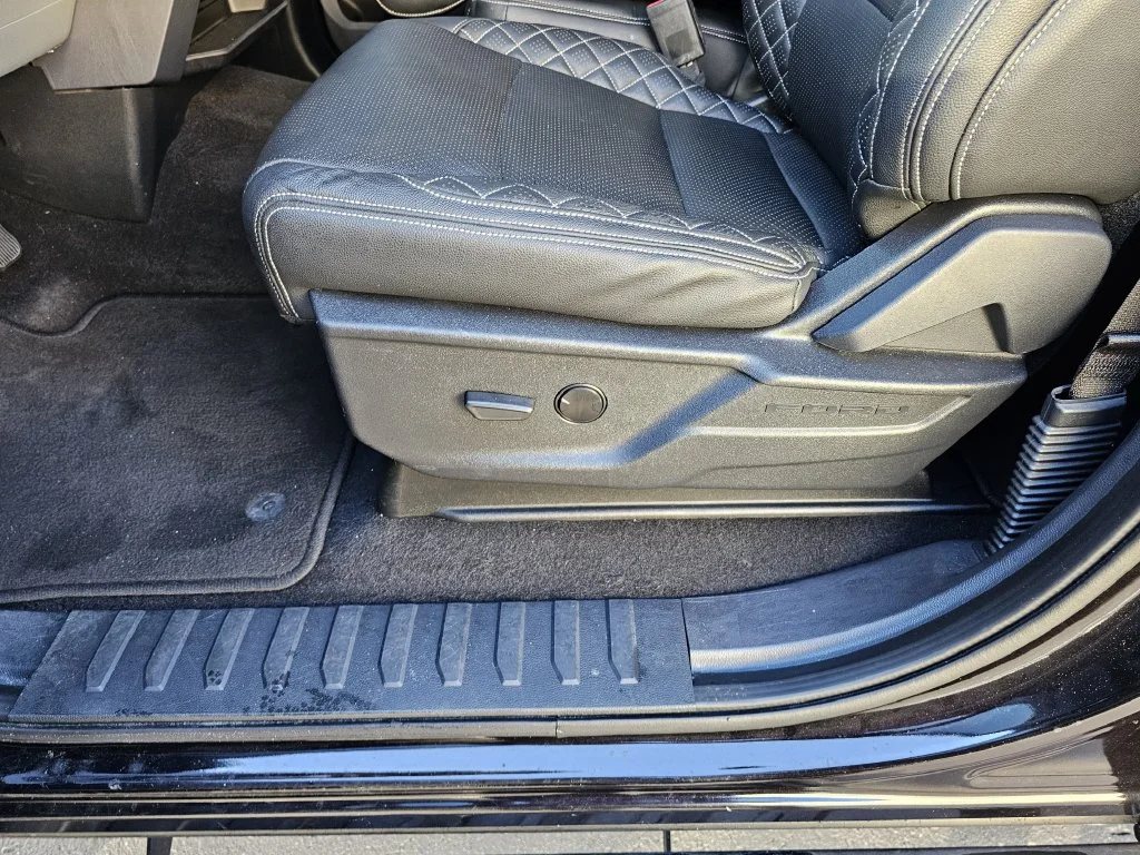 Used 2023 Black Ford XLT image 17