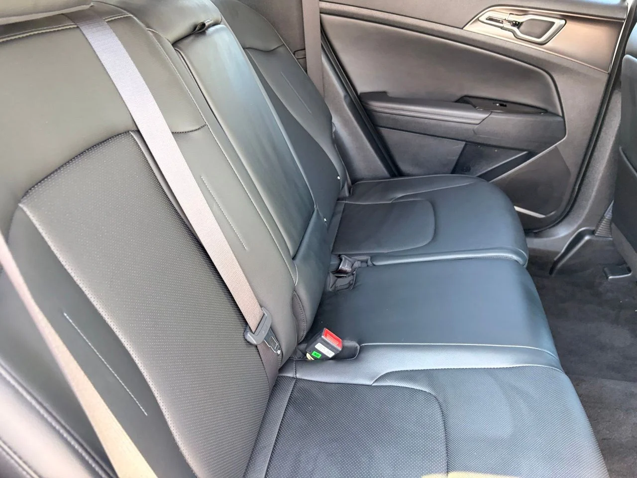Used 2025 Glacial White Pearl Kia EX image 13