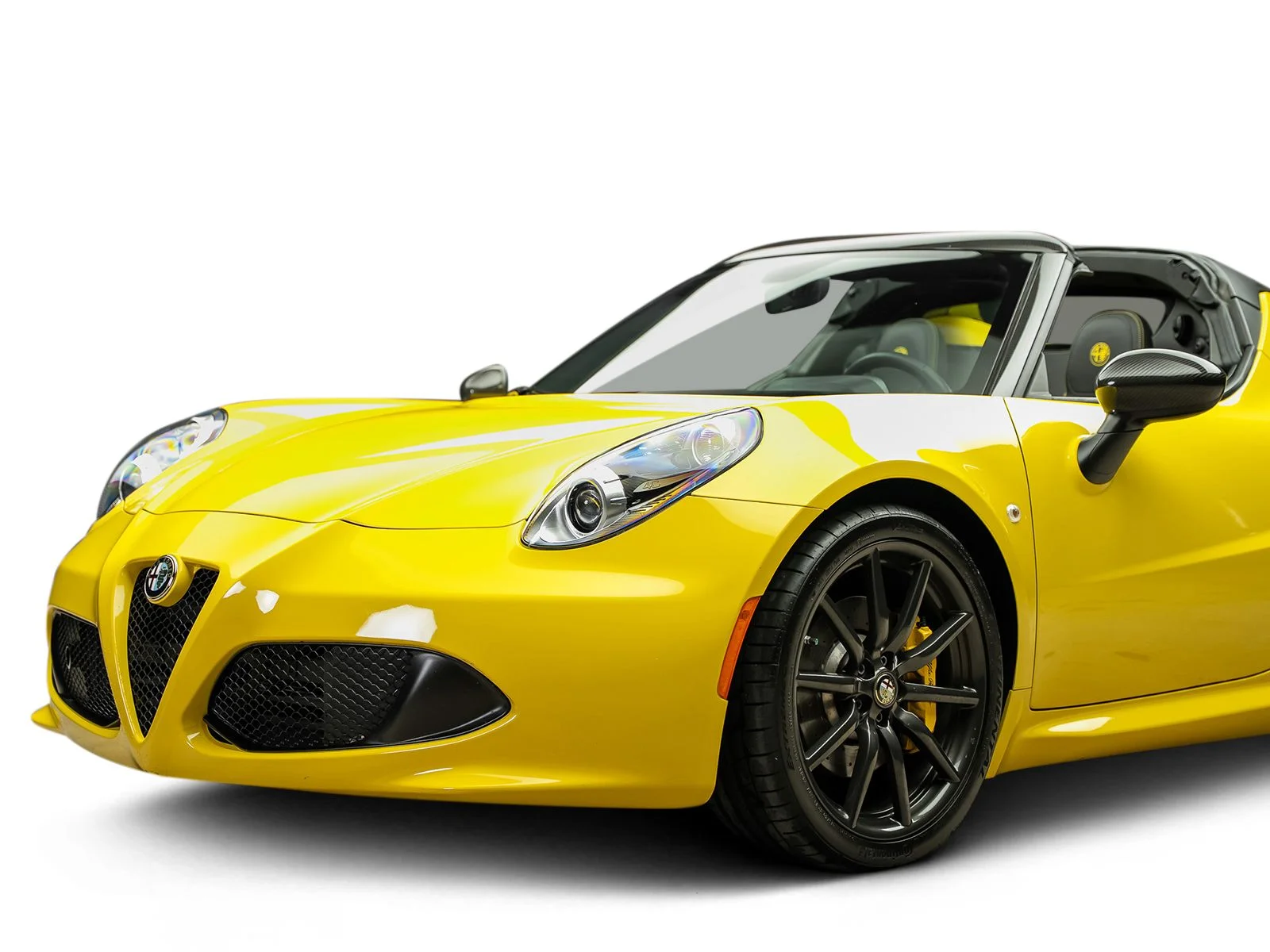 Used 2016 Yellow Alfa Romeo Base image 15