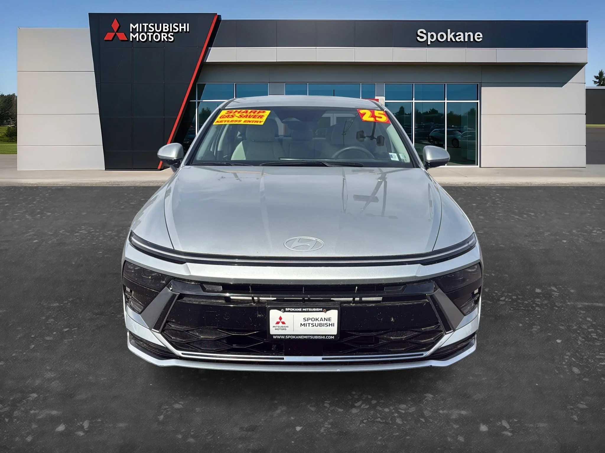 Used 2025 Aero Silver Hyundai SEL image 2