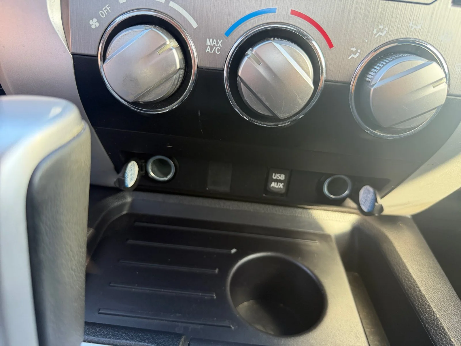 Used 2016 Black Toyota SR5 image 22