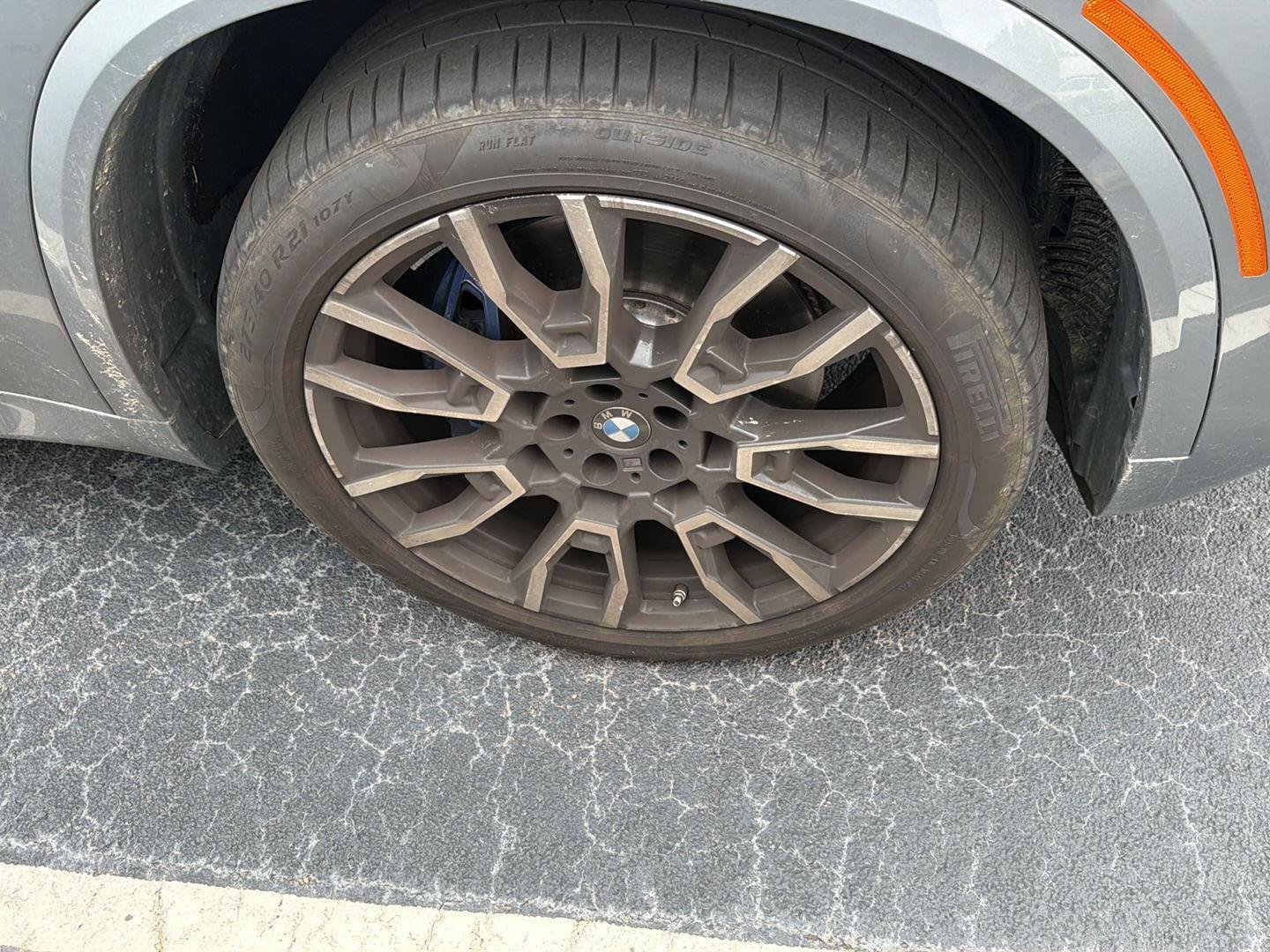 Used 2025 Skyscraper Grey Metallic BMW xDrive40i image 7