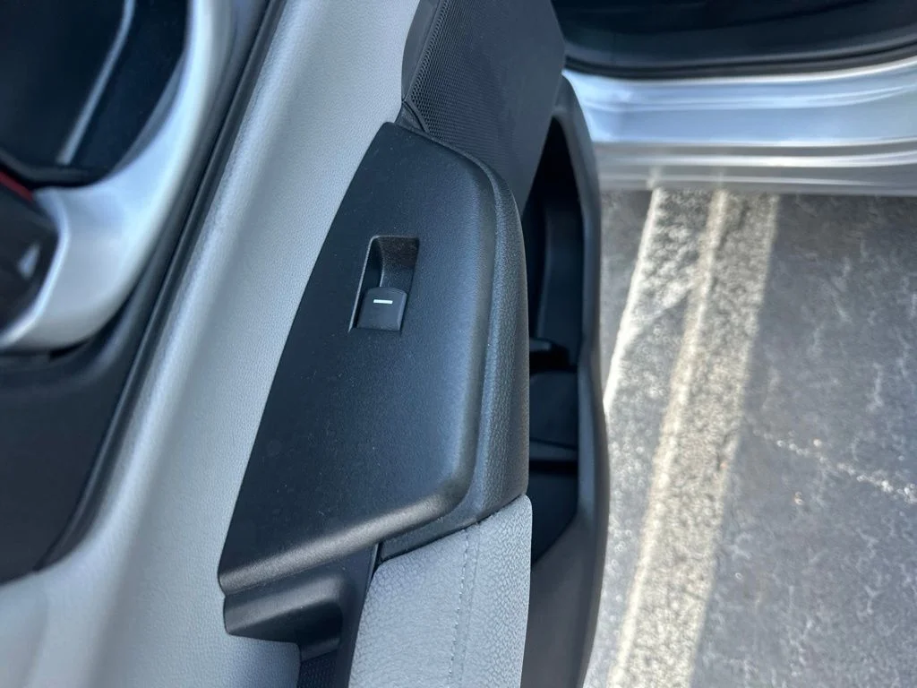 Certified Used 2019 Lunar Silver Metallic Honda LX image 13
