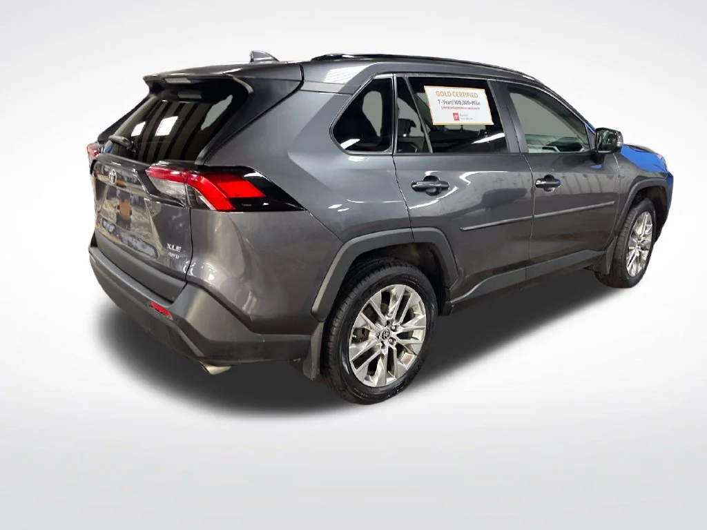 Certified Used 2021 Gray Toyota XLE Premium image 5