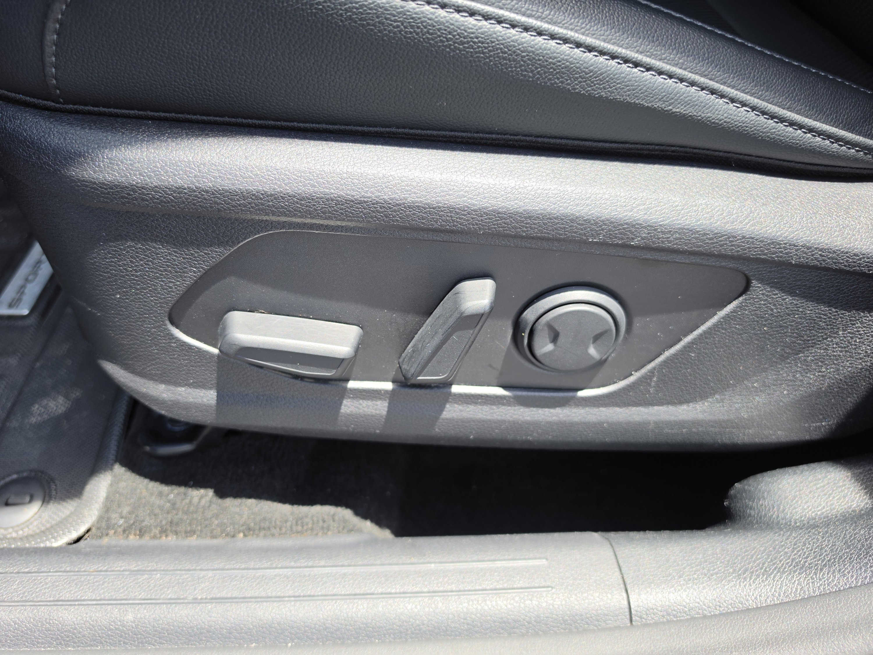Used 2023 Sapphire Blue Kia EX image 24