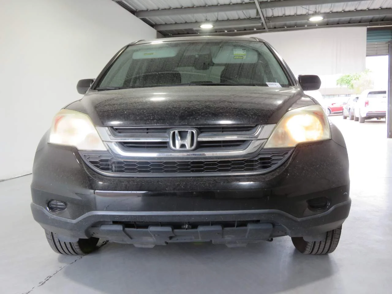 Used 2010 Crystal Black Pearl Honda LX image 2