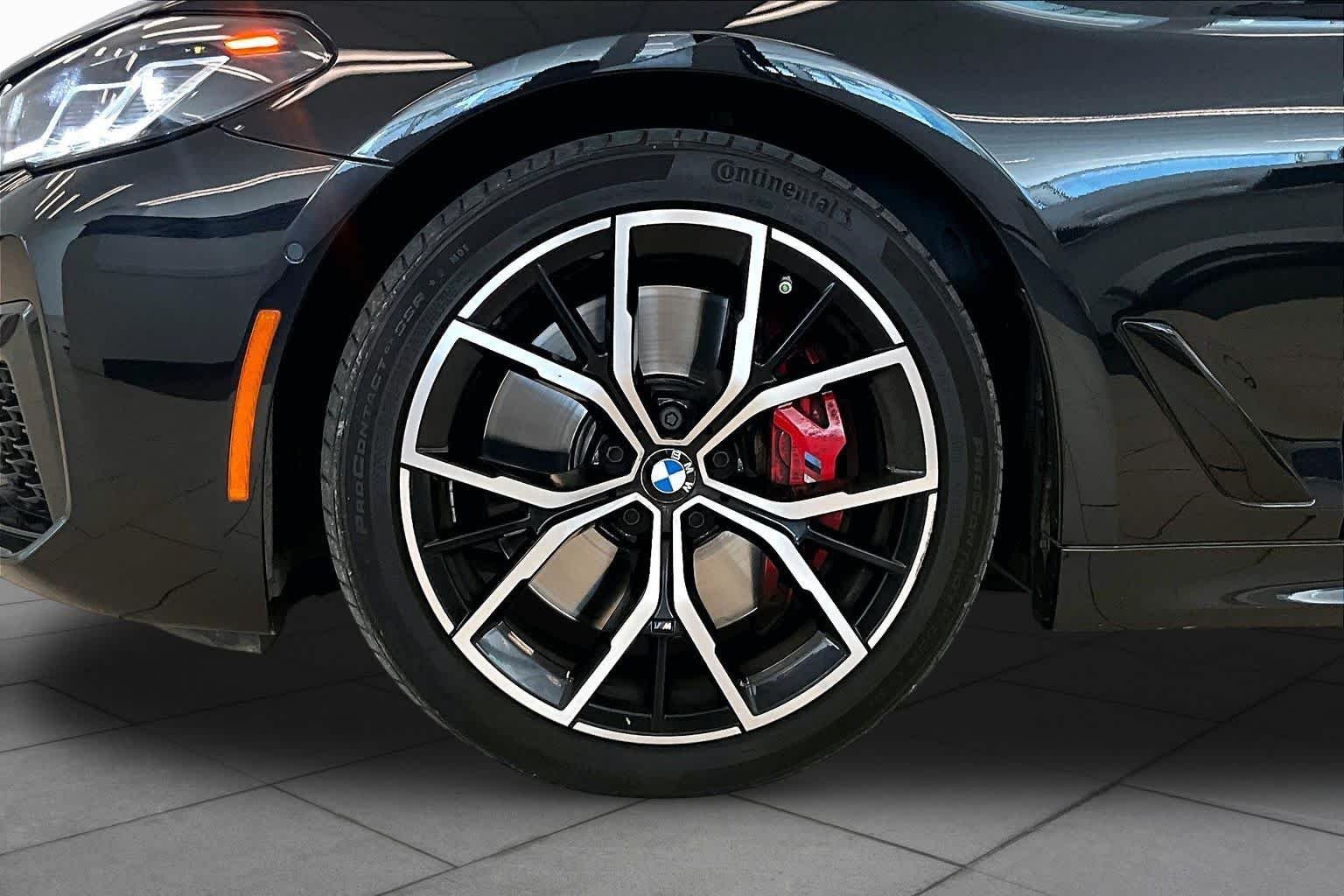 Used 2023 Black Sapphire Metallic BMW 540i image 9