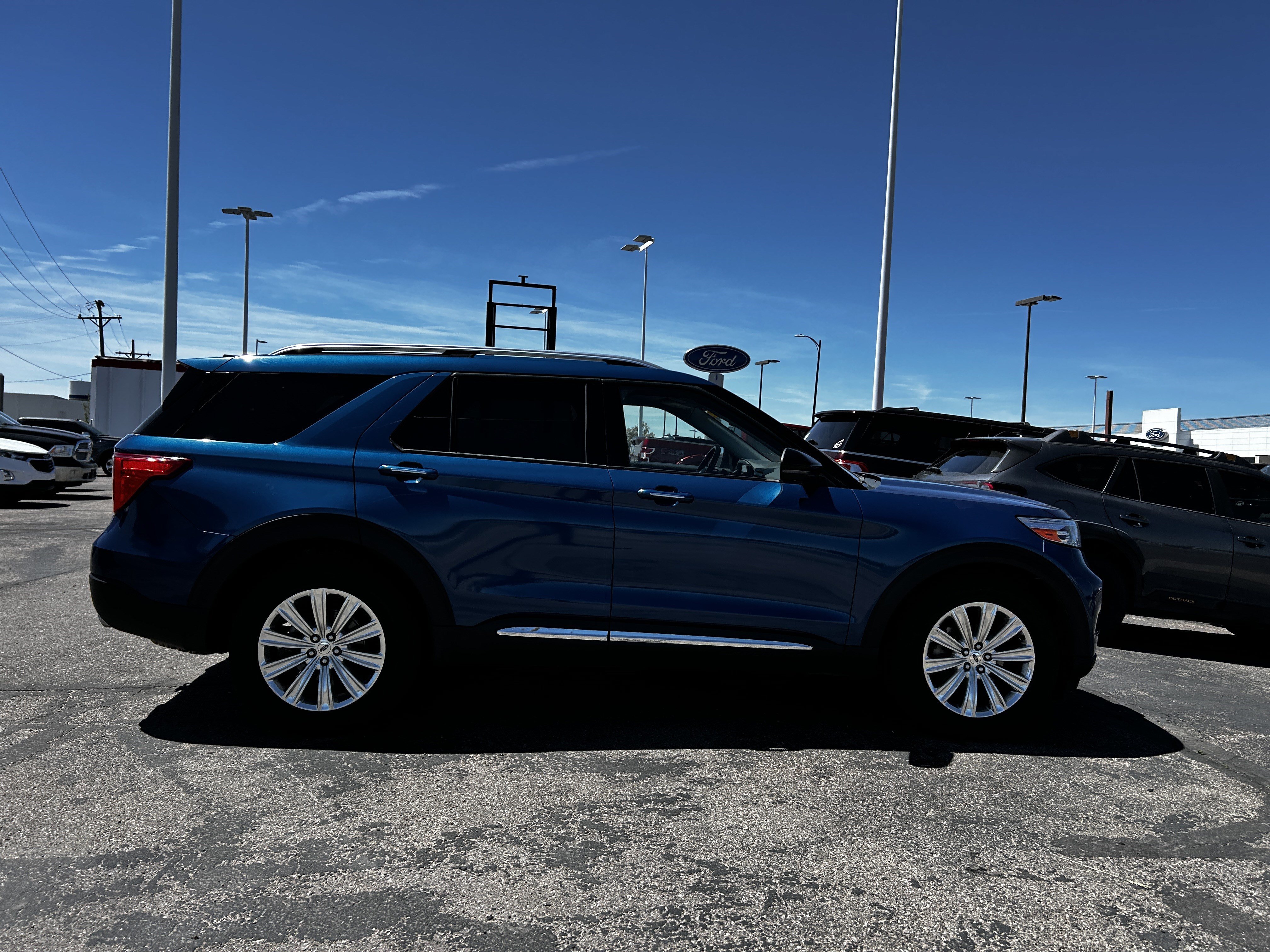 Used 2021 Atlas Blue Metallic Ford Limited image 6