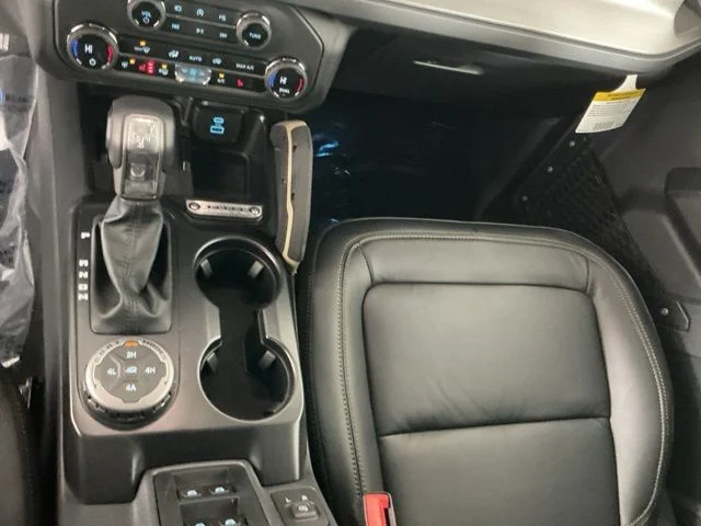 New 2025 Oxford White Ford Badlands image 21