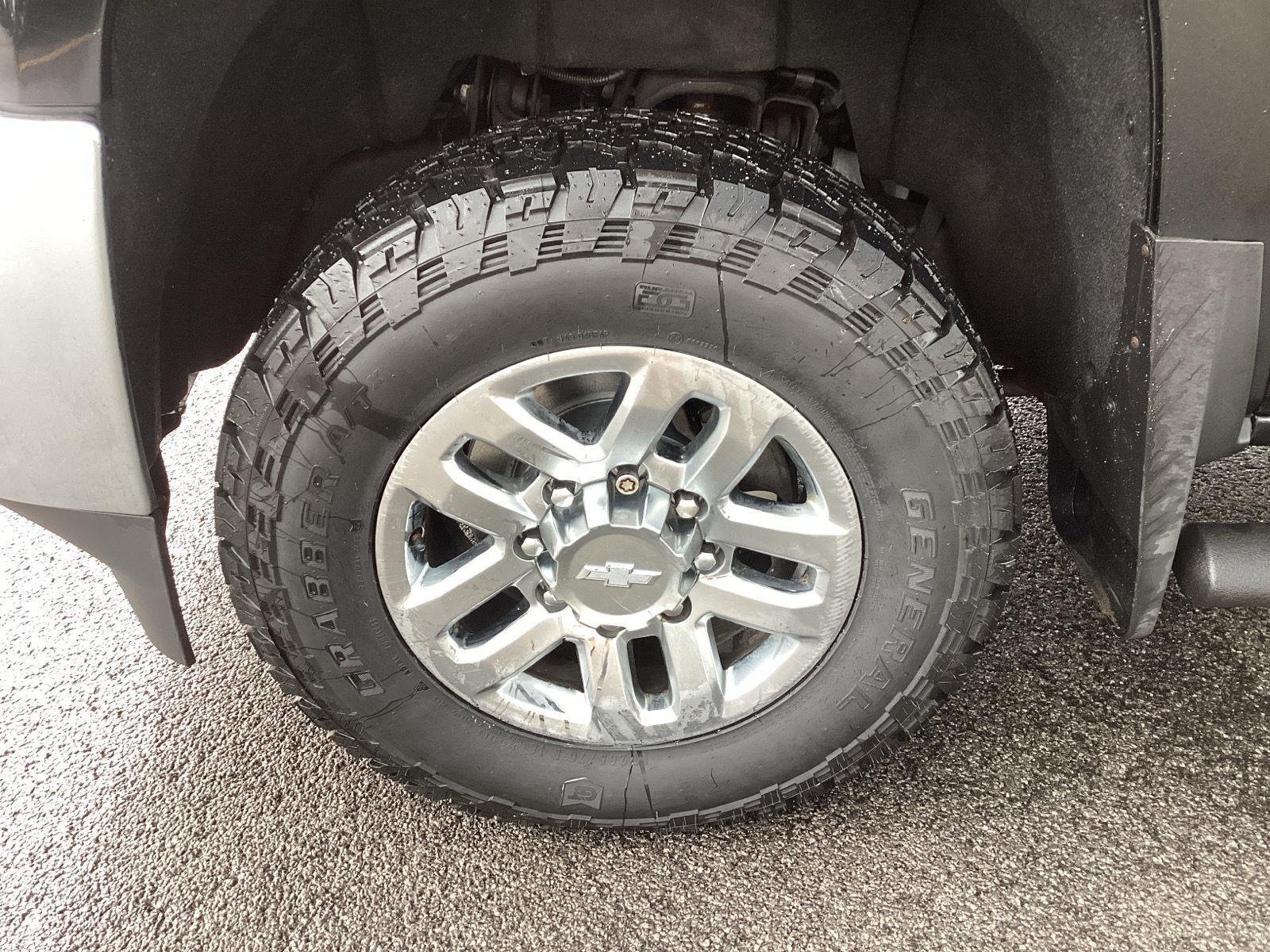 Used 2019 Black Chevrolet LT image 10