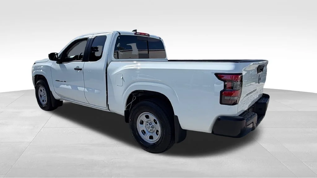 New 2027 Glacier White Nissan King Cab® S image 5