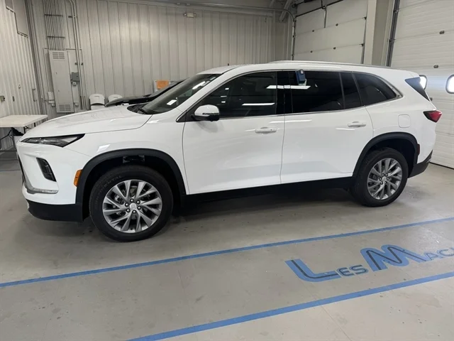 Used 2025 WHITE BUICK Preferred image 8