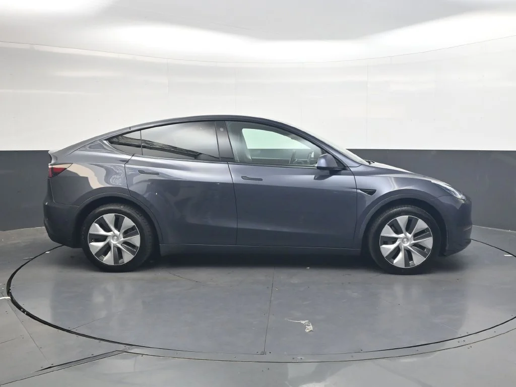 Used 2021 Midnight Silver Metallic Tesla Long Range image 3